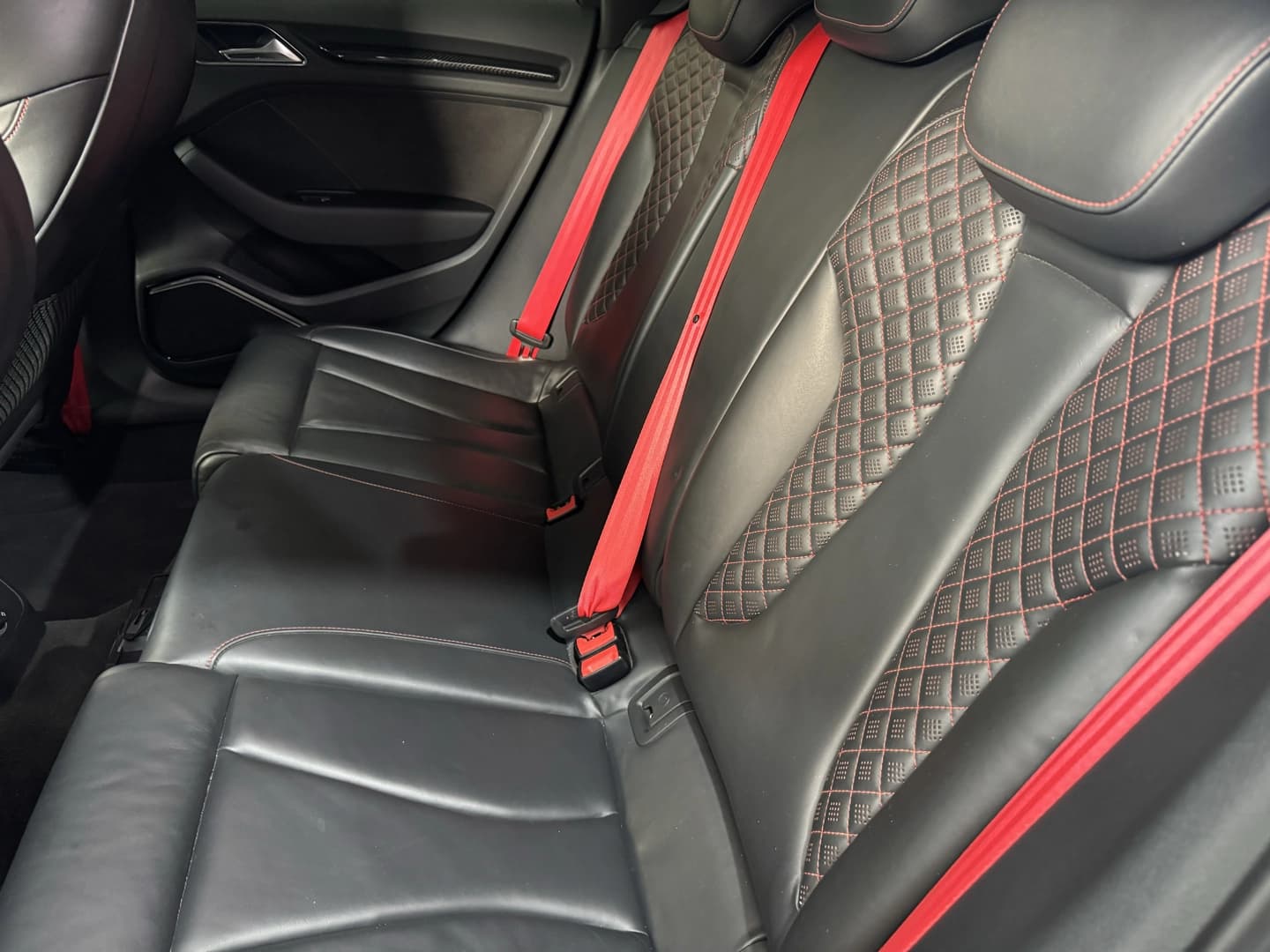 AUDI RS3 2.5 TFSI GASOLINA SPORTBACK QUATTRO S-TRONIC 2017/2018 à venda na GBC Car - foto 6 de 20