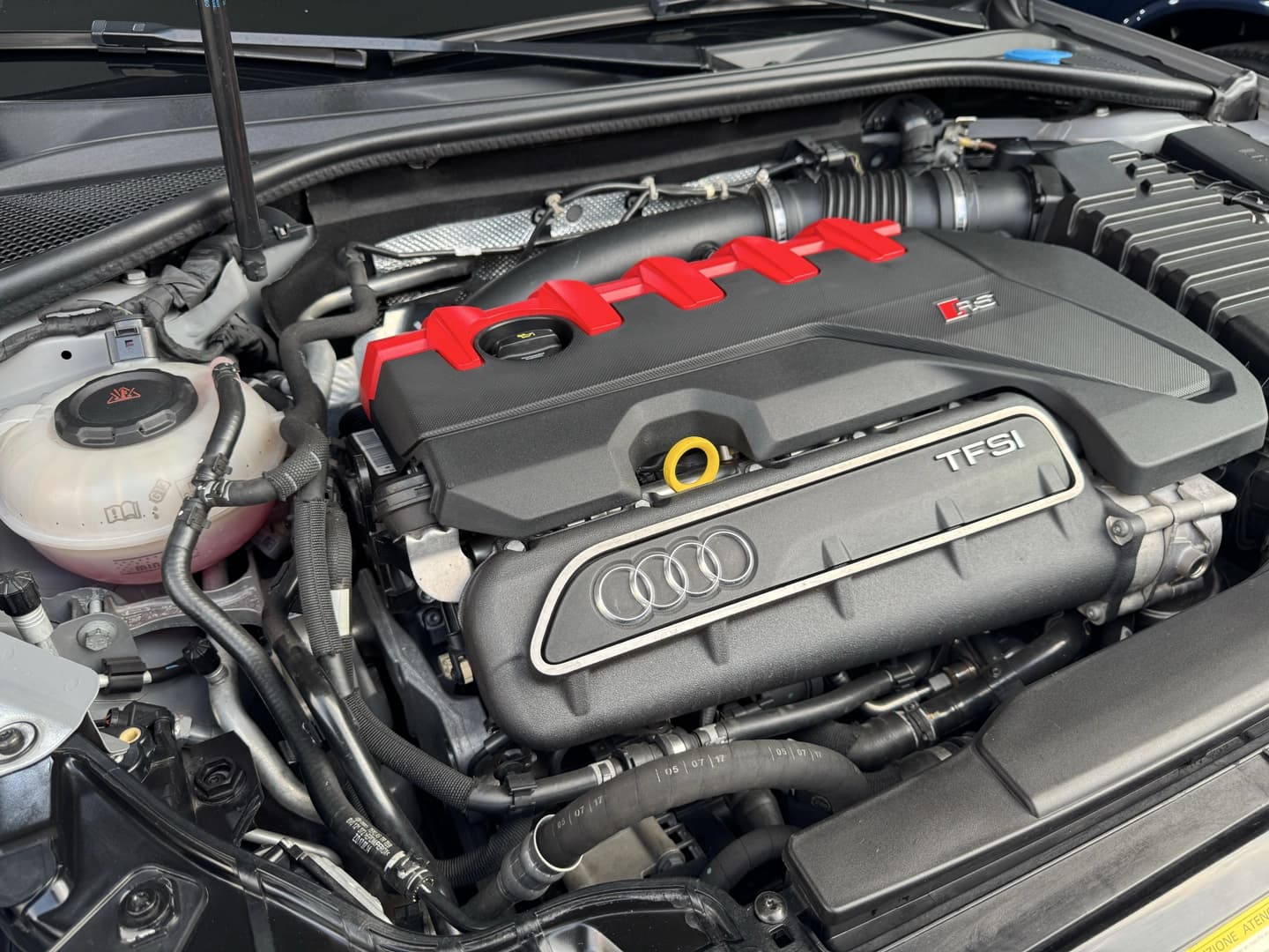 AUDI RS3 2.5 TFSI GASOLINA SPORTBACK QUATTRO S-TRONIC 2017/2018 à venda na GBC Car - foto 8 de 20