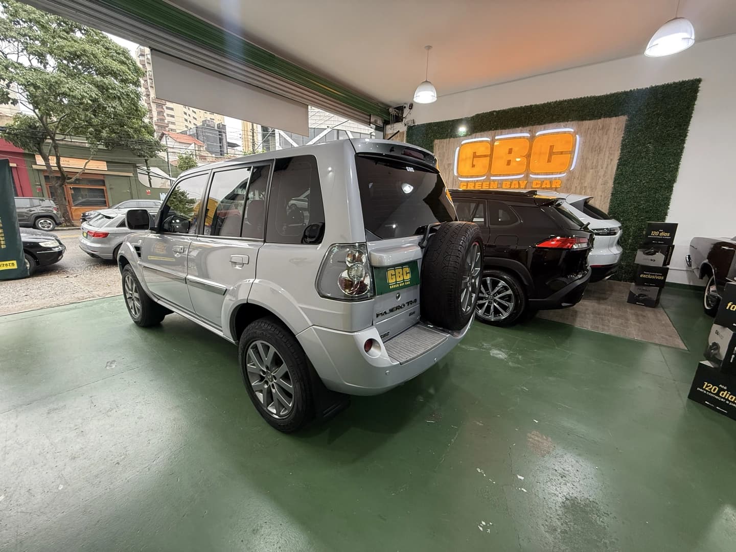 MITSUBISHI PAJERO TR4 2.0 4X2 16V 140CV FLEX 4P AUTOMÁTICO 2013/2014 à venda na GBC Car - foto 19 de 20