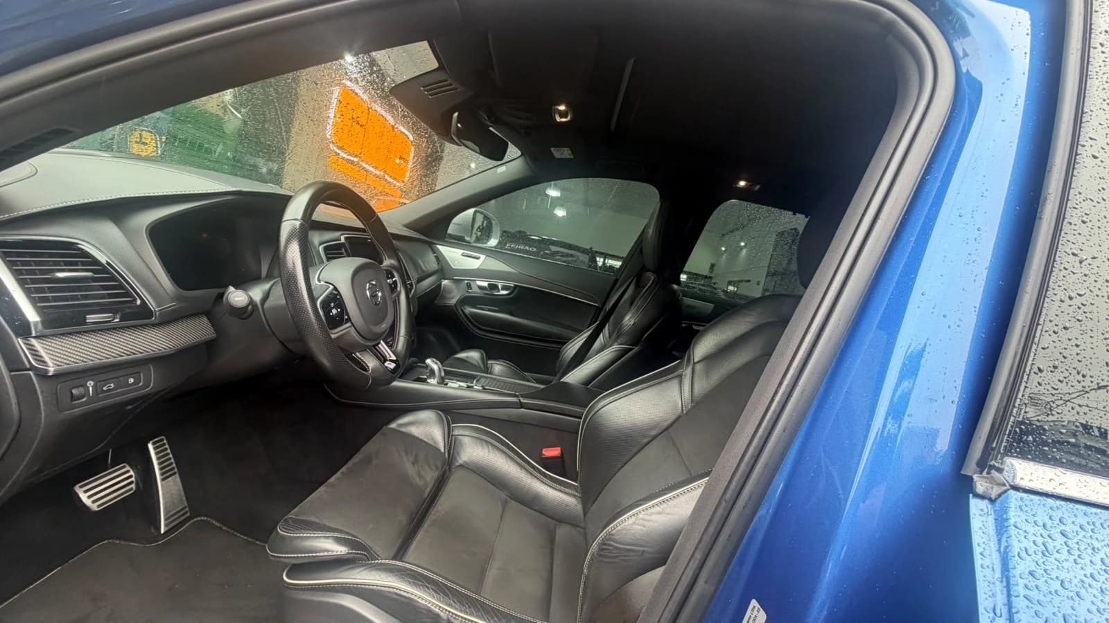VOLVO XC90 2.0 T8 HYBRID R-DESIGN AWD GEARTRONIC 2019/2019 à venda na GBC Car - foto 3 de 6