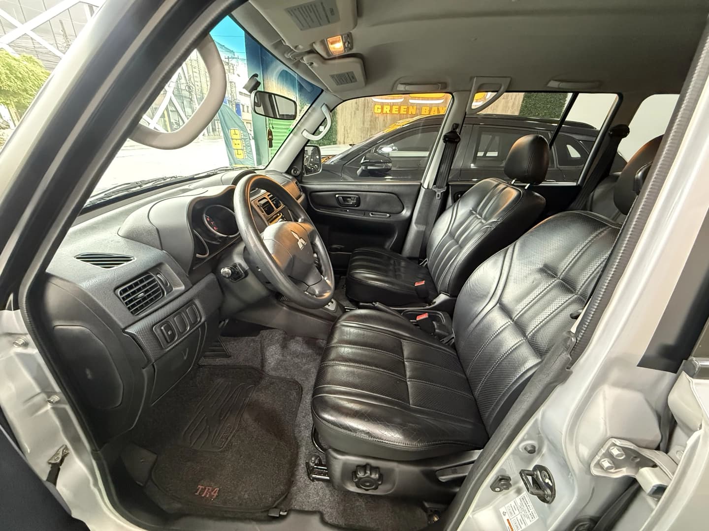 MITSUBISHI PAJERO TR4 2.0 4X2 16V 140CV FLEX 4P AUTOMÁTICO 2013/2014 à venda na GBC Car - foto 10 de 20